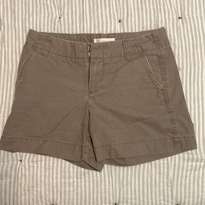 Gap favorite chino mid length shorts